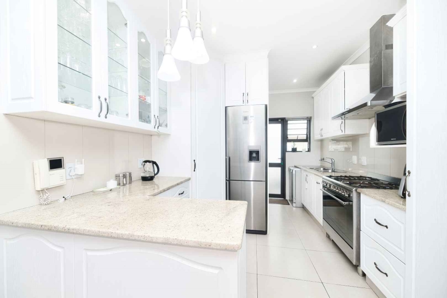 4 Bedroom Property for Sale in Voelklip Western Cape